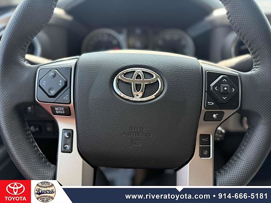 2022 Toyota Tacoma SR5 photo 10