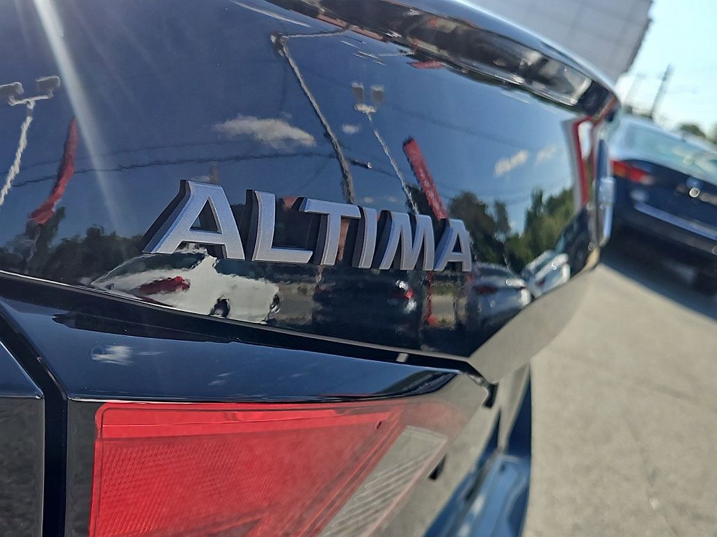 2024 Nissan Altima S image 3