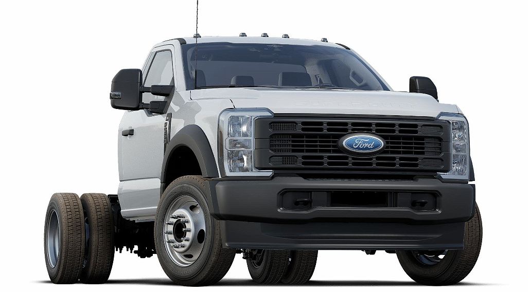 2023 Ford F-550 XL image 3