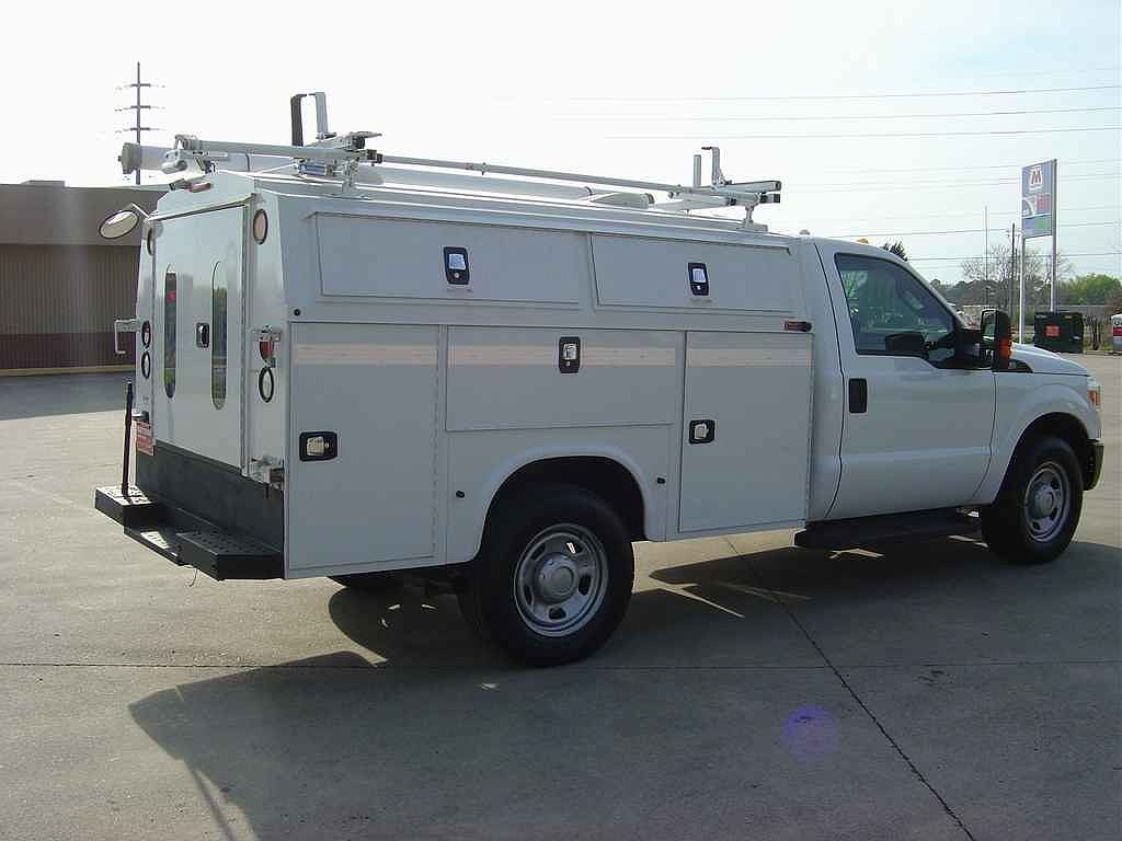 2014 Ford F-350 XL image 3