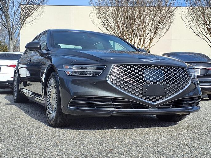 2022 Genesis G90