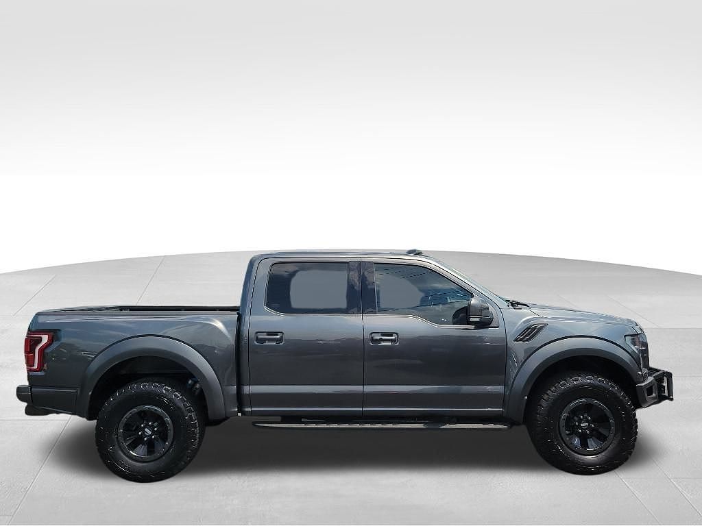 2017 Ford F-150 Raptor image 4