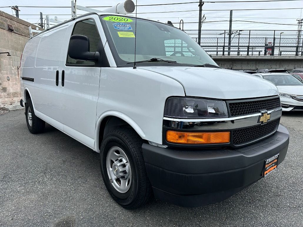 2020 Chevrolet Express 3500 image 4
