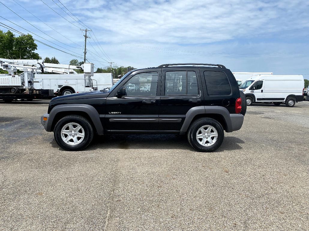 2004 Jeep Liberty Sport image 1