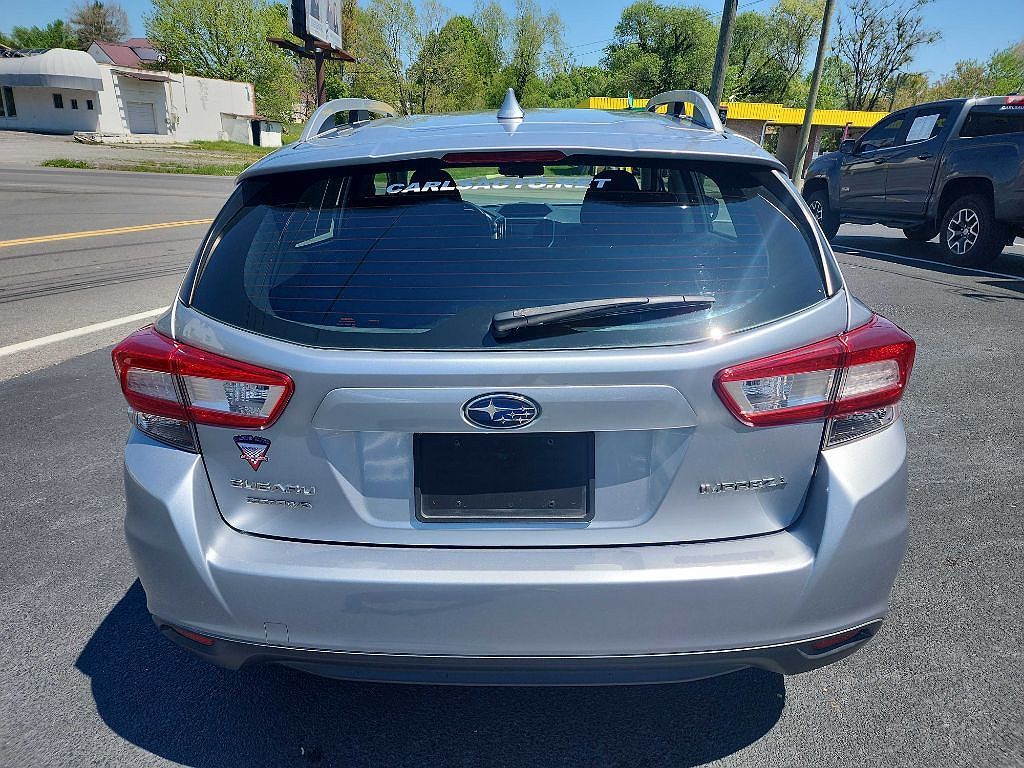 2019 Subaru Impreza 2.0i image 3