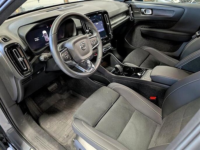 2023 Volvo C40