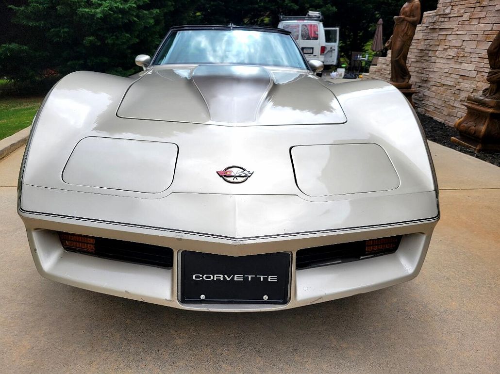 1982 Chevrolet Corvette null image 3