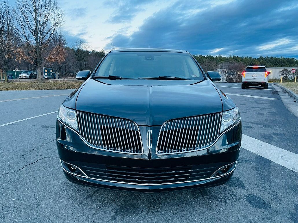 2015 Lincoln MKT null image 2
