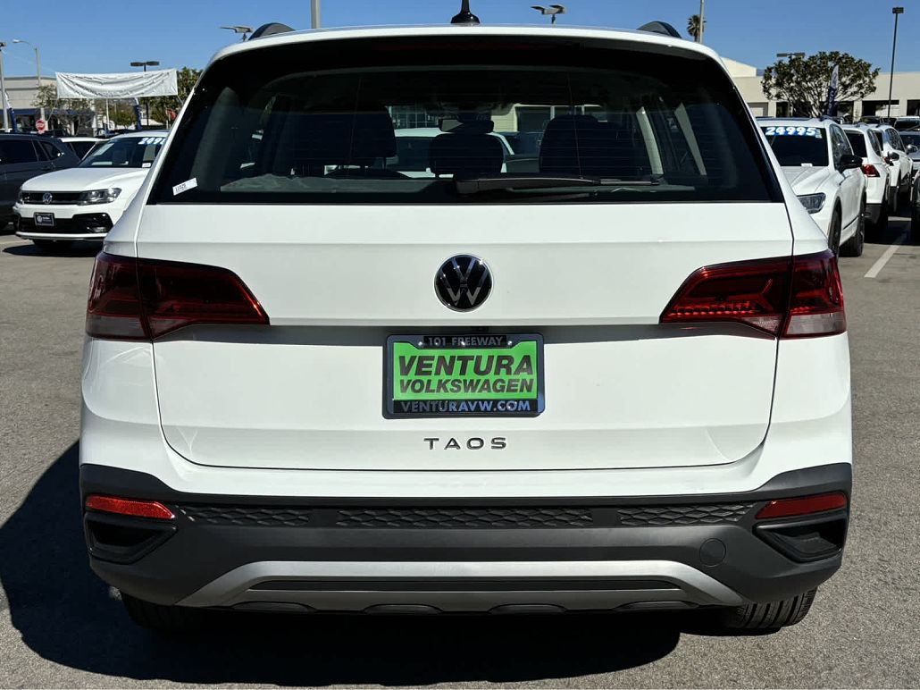 2024 Volkswagen Taos S image 3
