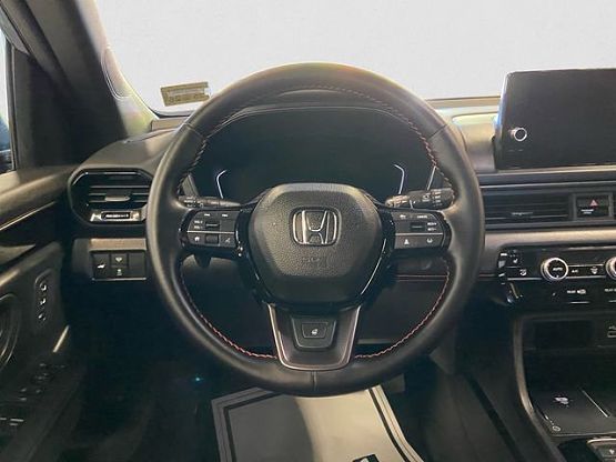 2025 Honda Pilot TrailSport photo 3