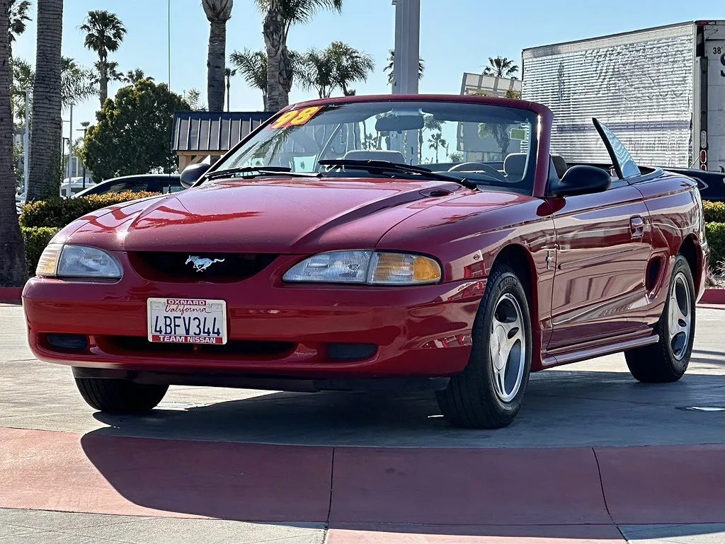 1998 Ford Mustang Base image 1