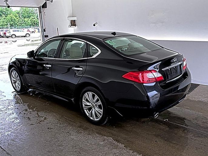 2011 Infiniti M37