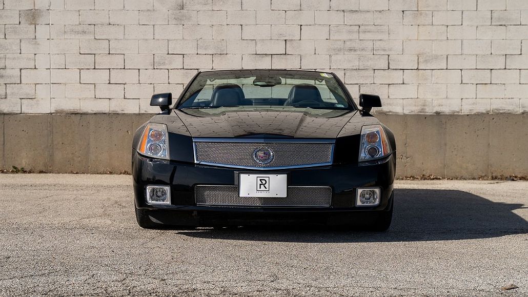 2008 Cadillac XLR V image 2