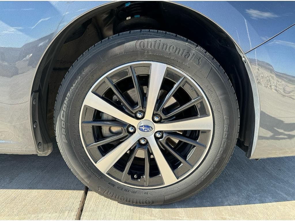 2019 Subaru Impreza 2.0i image 1