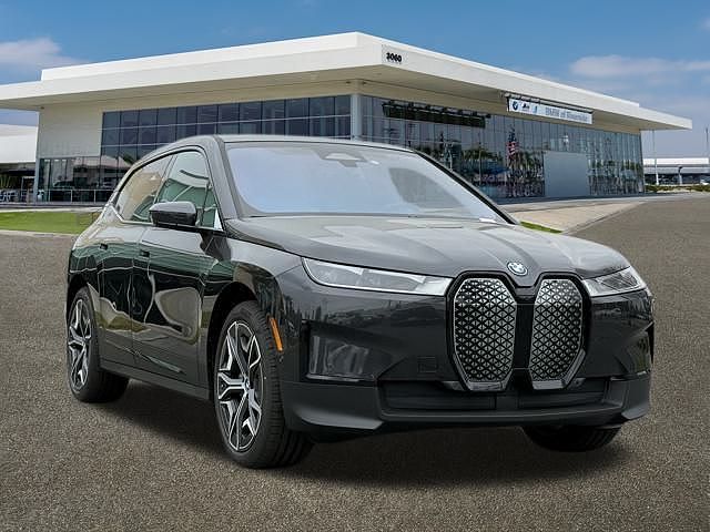 2025 BMW iX