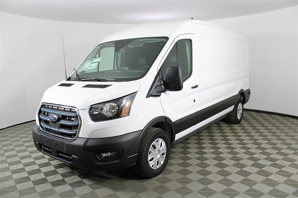 2023 Ford E-Transit null image 2