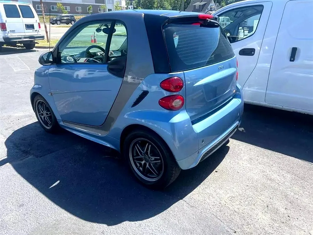 2014 Smart Fortwo Pure image 2