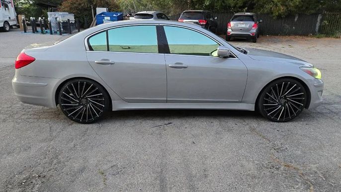2013 Hyundai Genesis