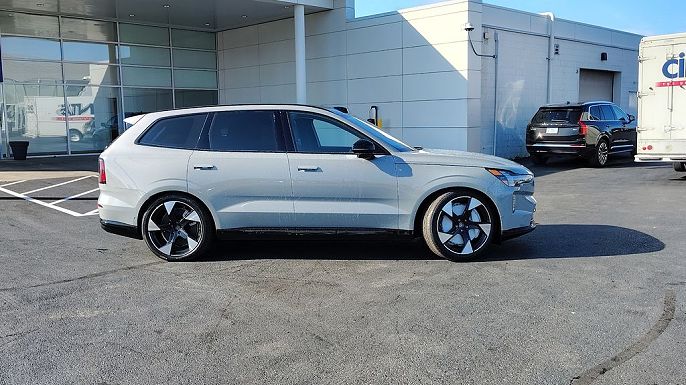 2025 Volvo EX90