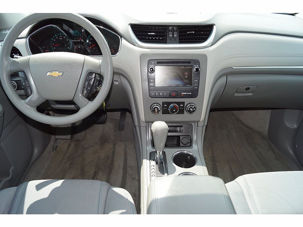 2014 Chevrolet Traverse LS image 12