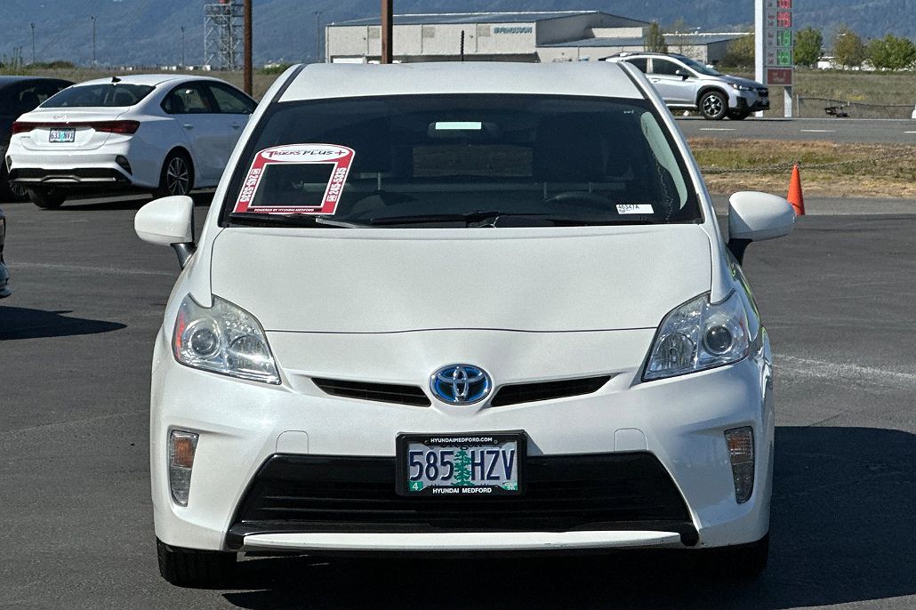 2015 Toyota Prius Two image 5