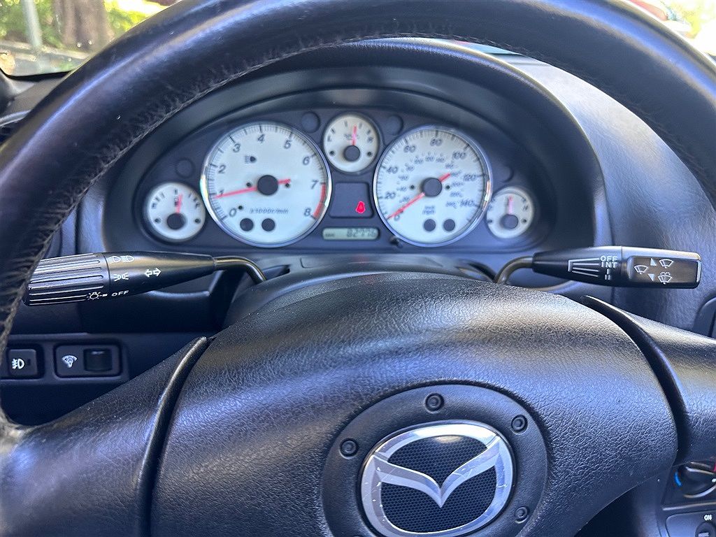 2001 Mazda Miata SE image 9