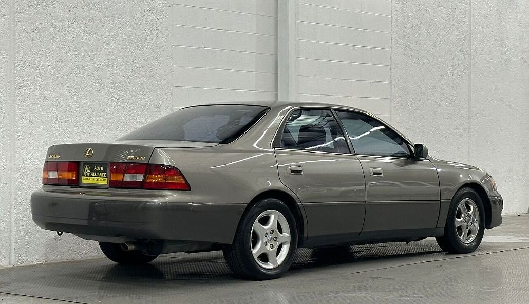 1999 Lexus ES 300 image 5