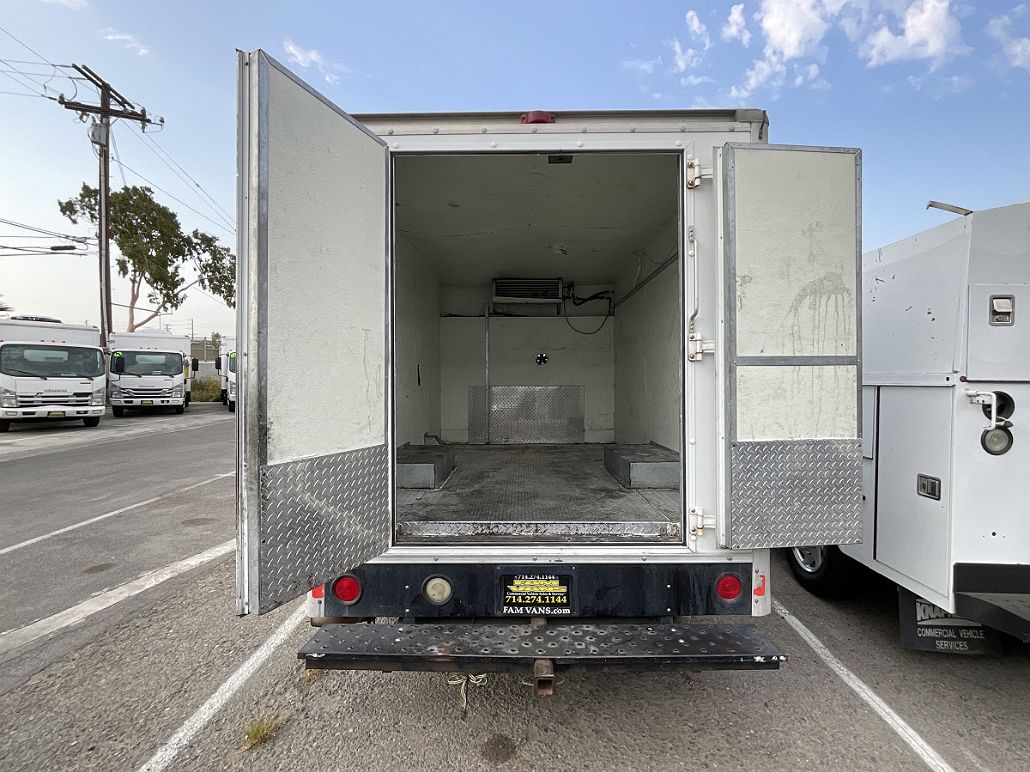 2004 Chevrolet Express 3500 image 4