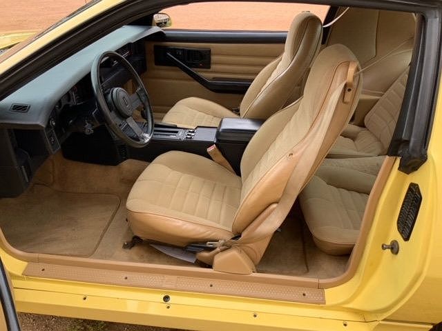 1986 Chevrolet Camaro IROC-Z image 6