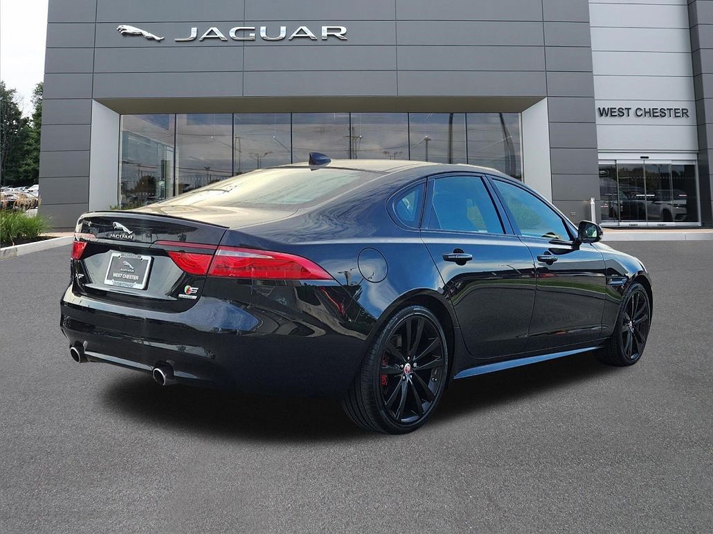 2016 Jaguar XF S image 3