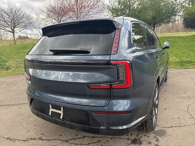 2025 Volvo EX90