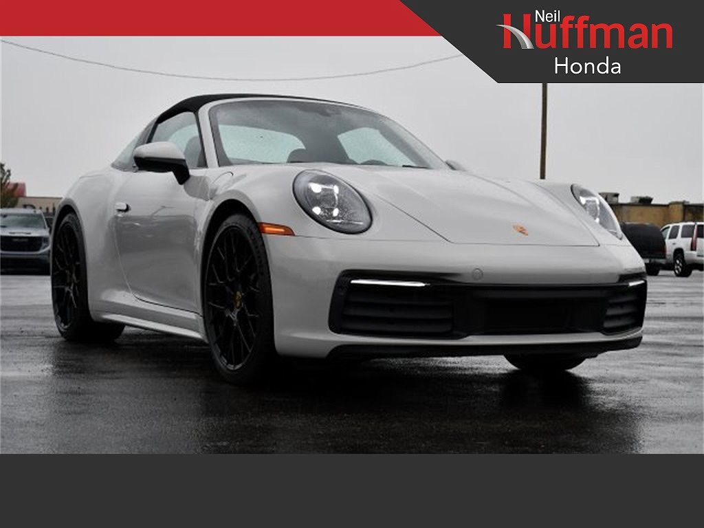 2024 Porsche 911 Targa image 0