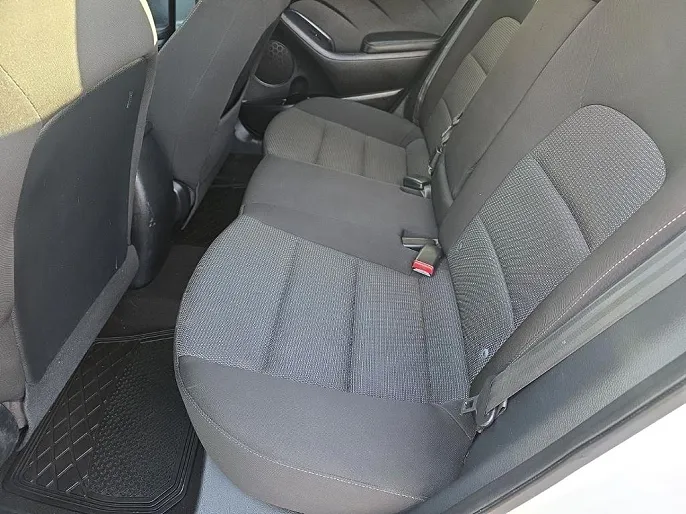 2017 Kia Forte5