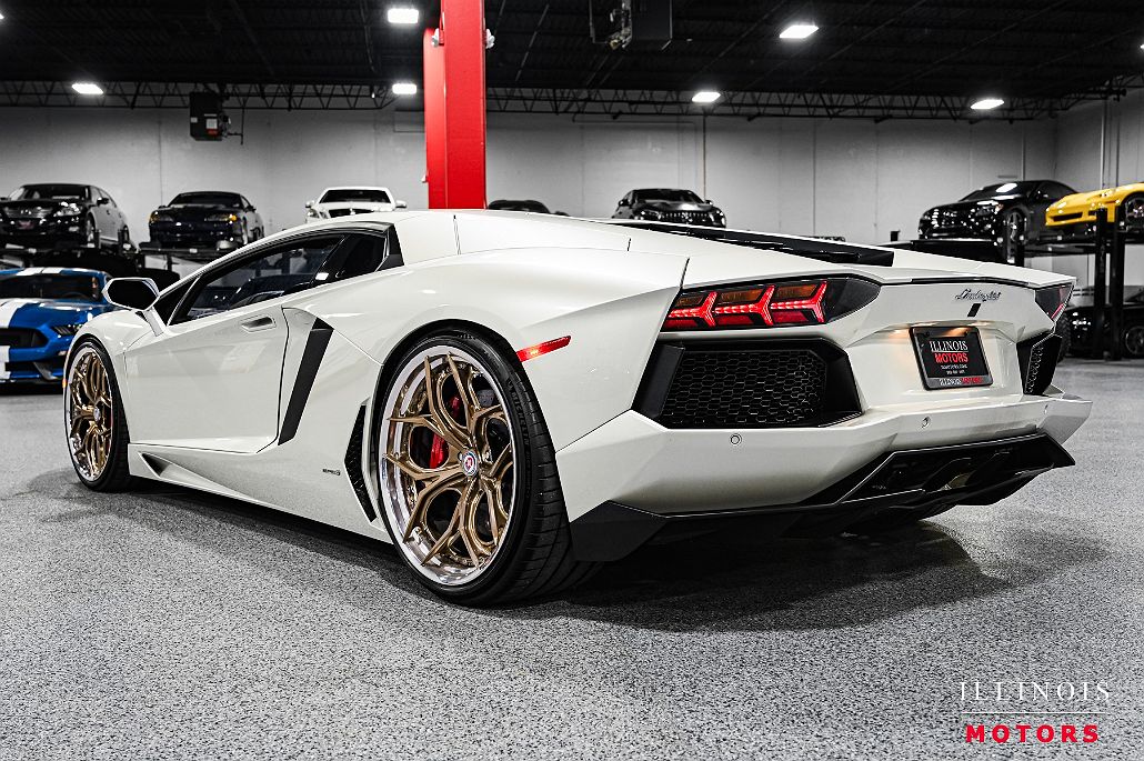 2015 Lamborghini Aventador LP700 image 2
