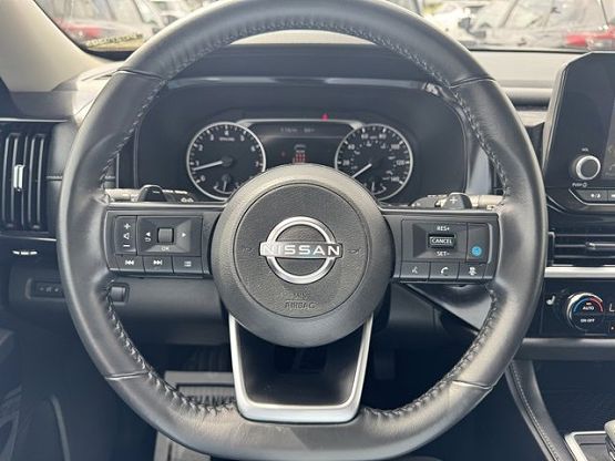 2024 Nissan Pathfinder SV photo 10