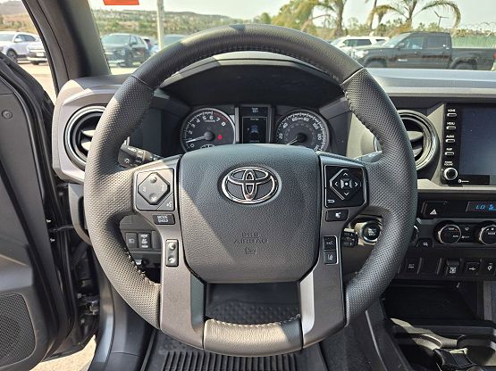 2022 Toyota Tacoma TRD Off-Road 4x4 photo 11