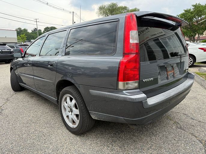 2004 Volvo V70