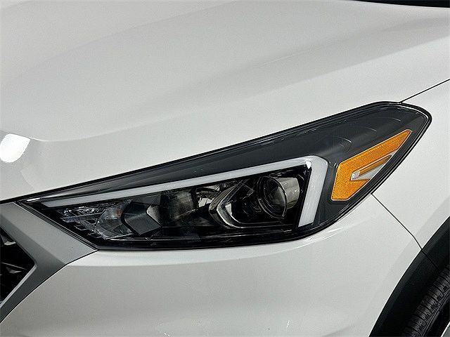 2020 Hyundai Tucson SE image 1