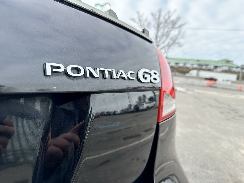 2008 Pontiac G8 Base image 13