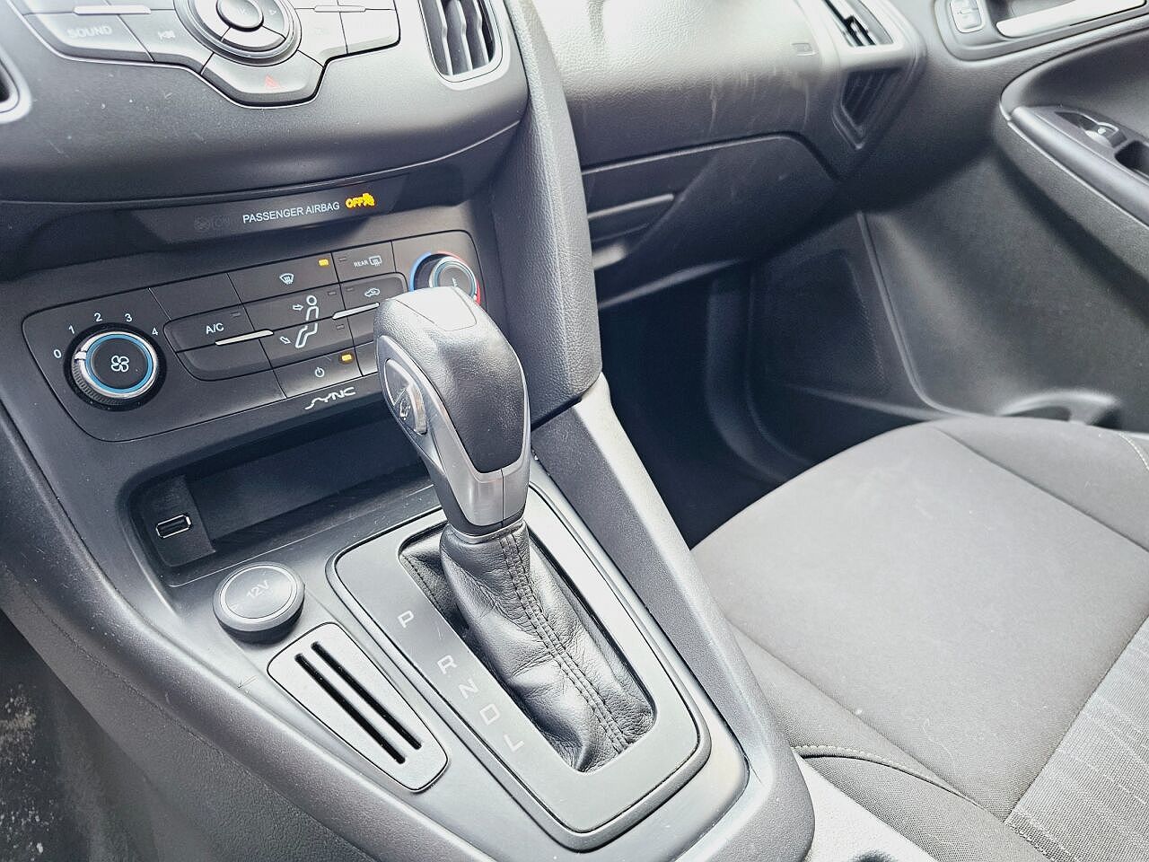 2015 Ford Focus SE image 42