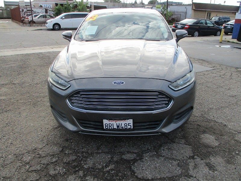2013 Ford Fusion SE image 1