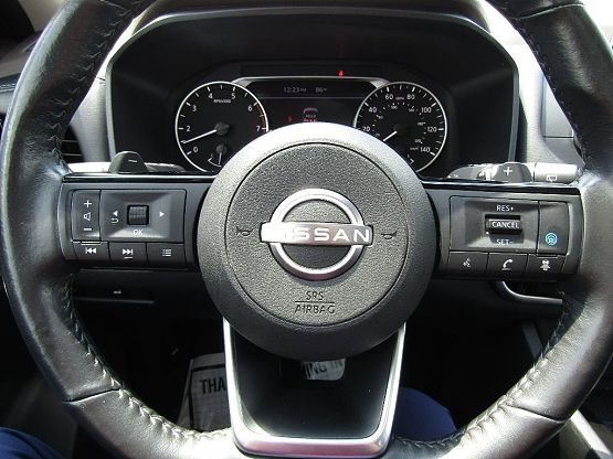 2023 Nissan Rogue SV photo 11