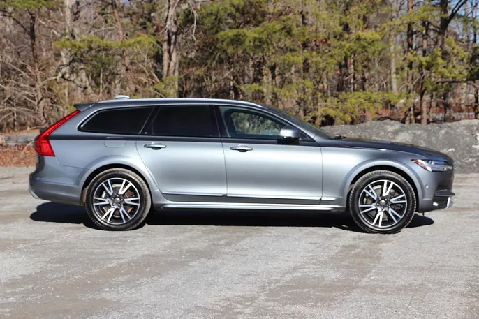 2017 Volvo V90