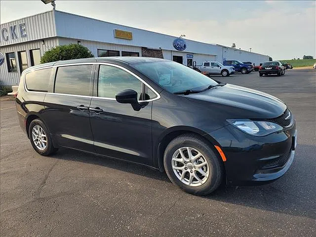 2023 Chrysler Voyager