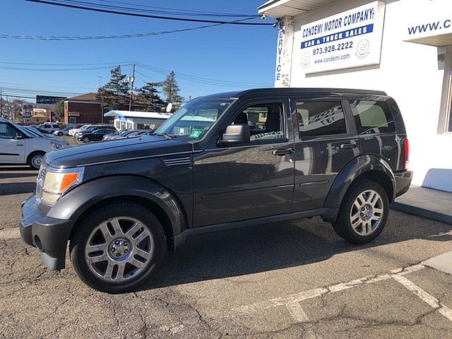 2010 Dodge Nitro SE image 0