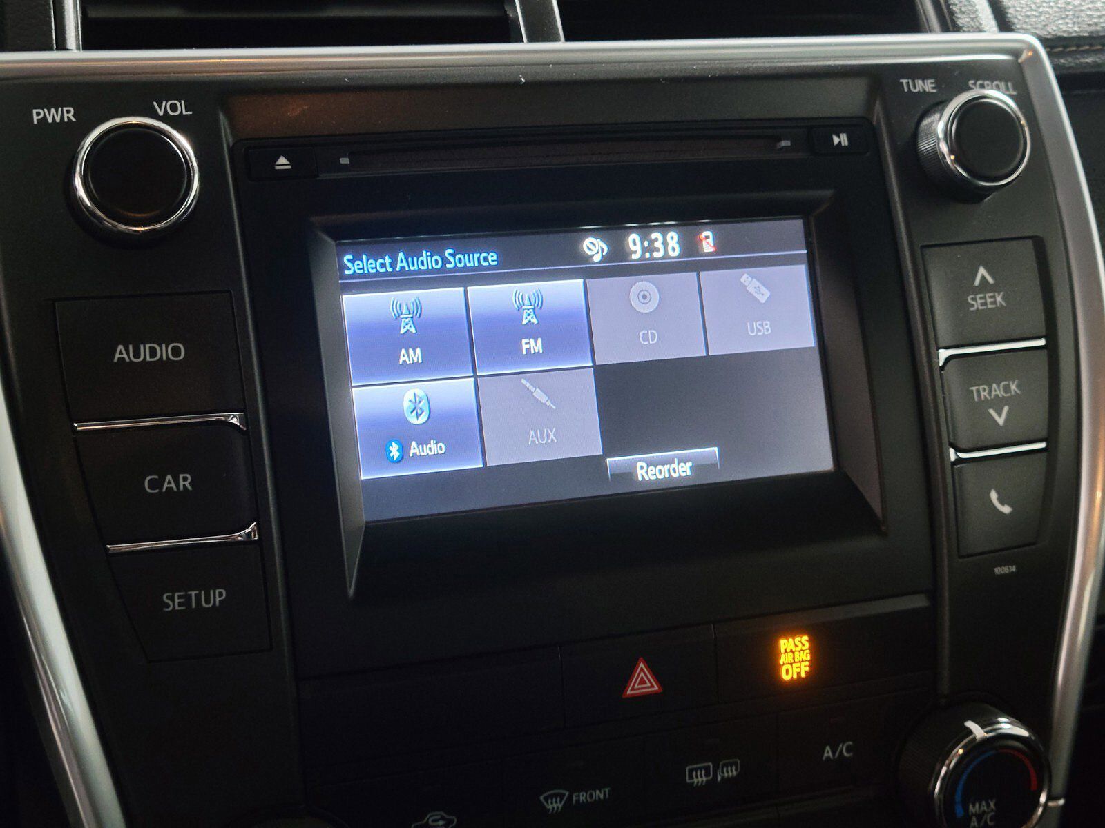 2017 Toyota Camry null image 23