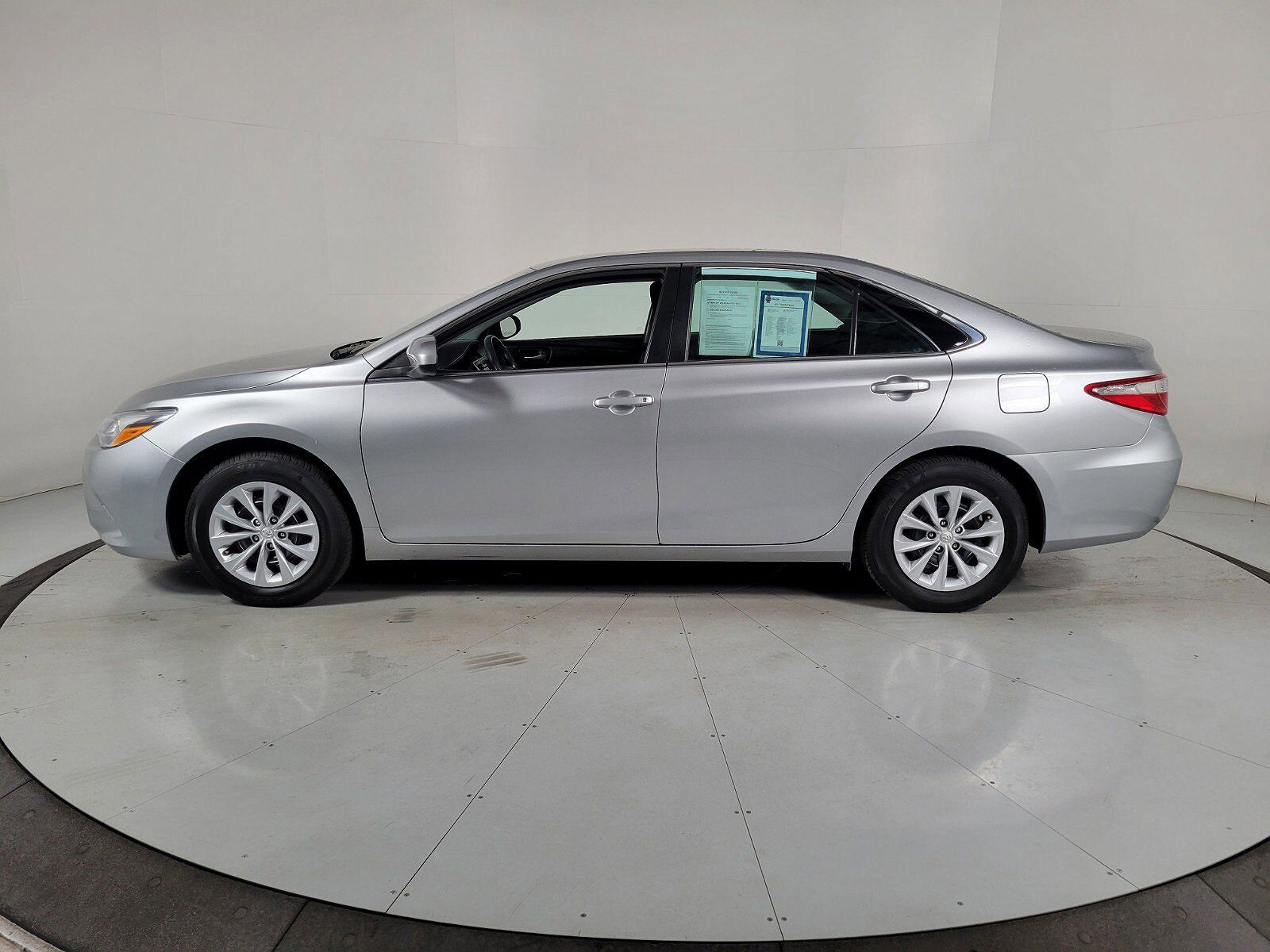 2017 Toyota Camry null image 7