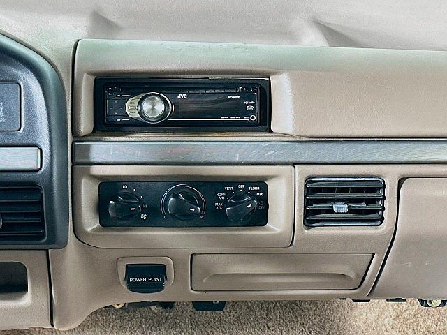 1995 Ford Bronco XLT image 33