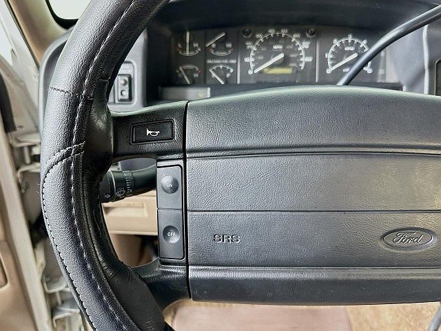 1995 Ford Bronco XLT image 38
