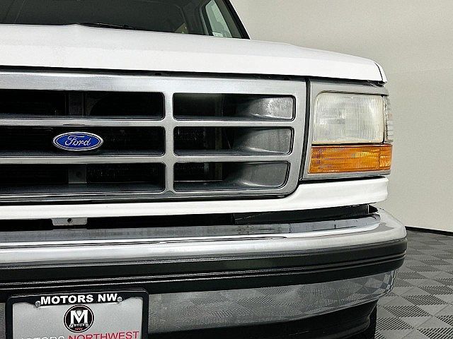 1995 Ford Bronco XLT image 4